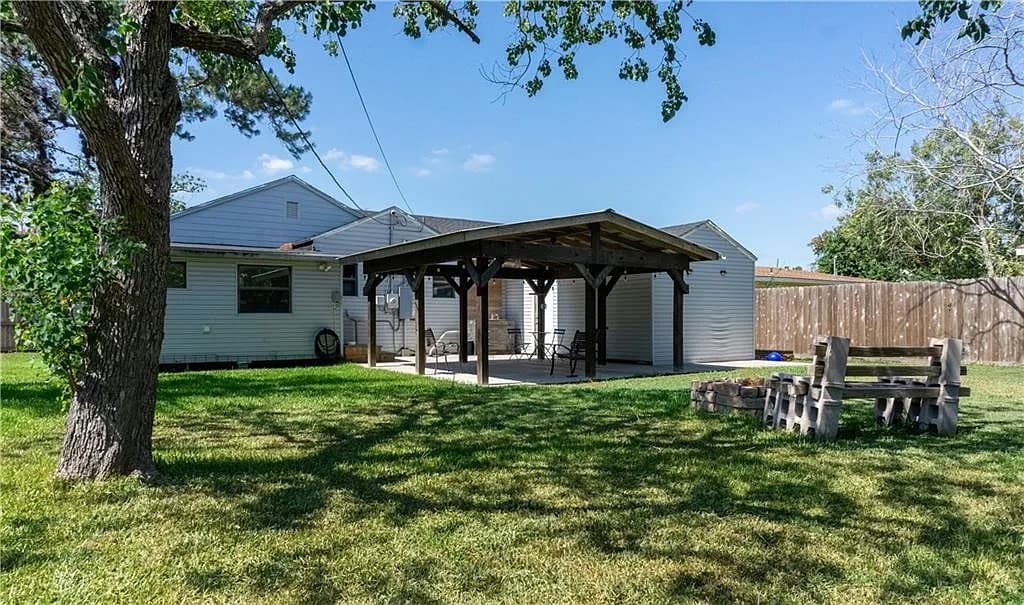 822 East Warren Avenue